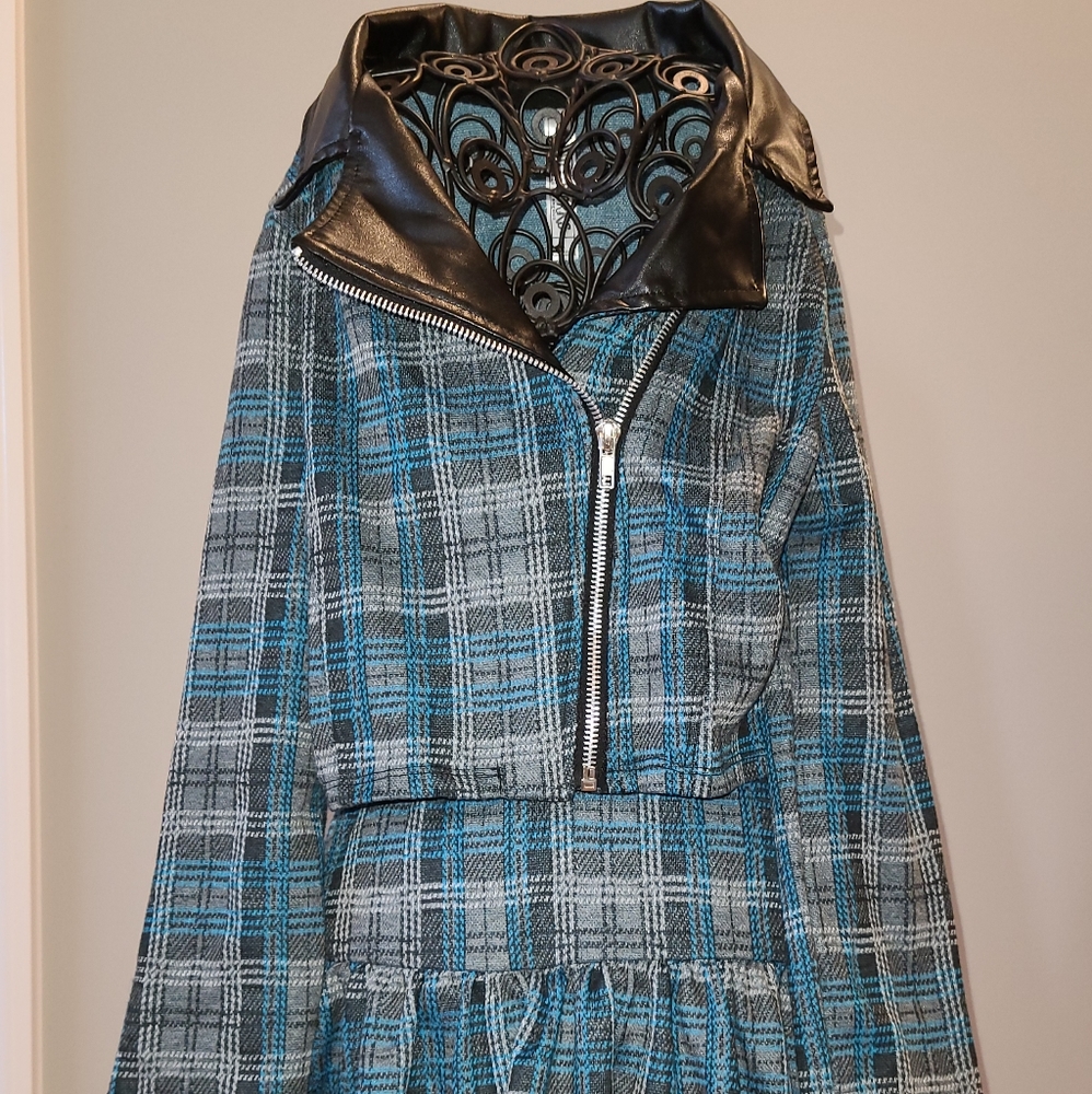 2 piece girls Knitworks jacket and skirt, sz L